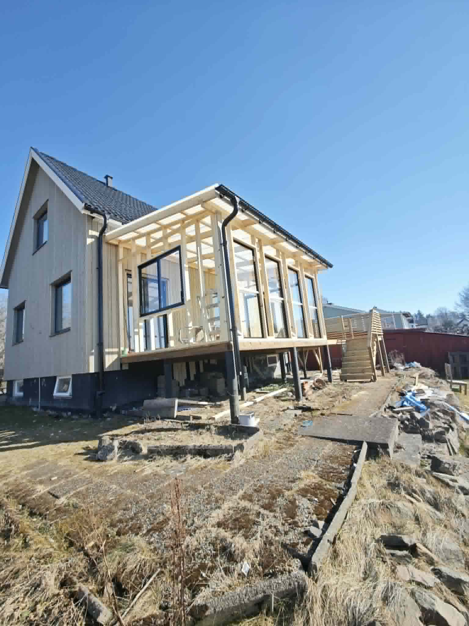 Tillbyggnad under uppförande i Värnamo